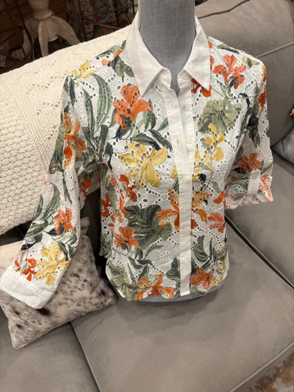 Chicos White Eyelet Button-Up Shirt with beautiful Floral Print - Picture 2 of 7